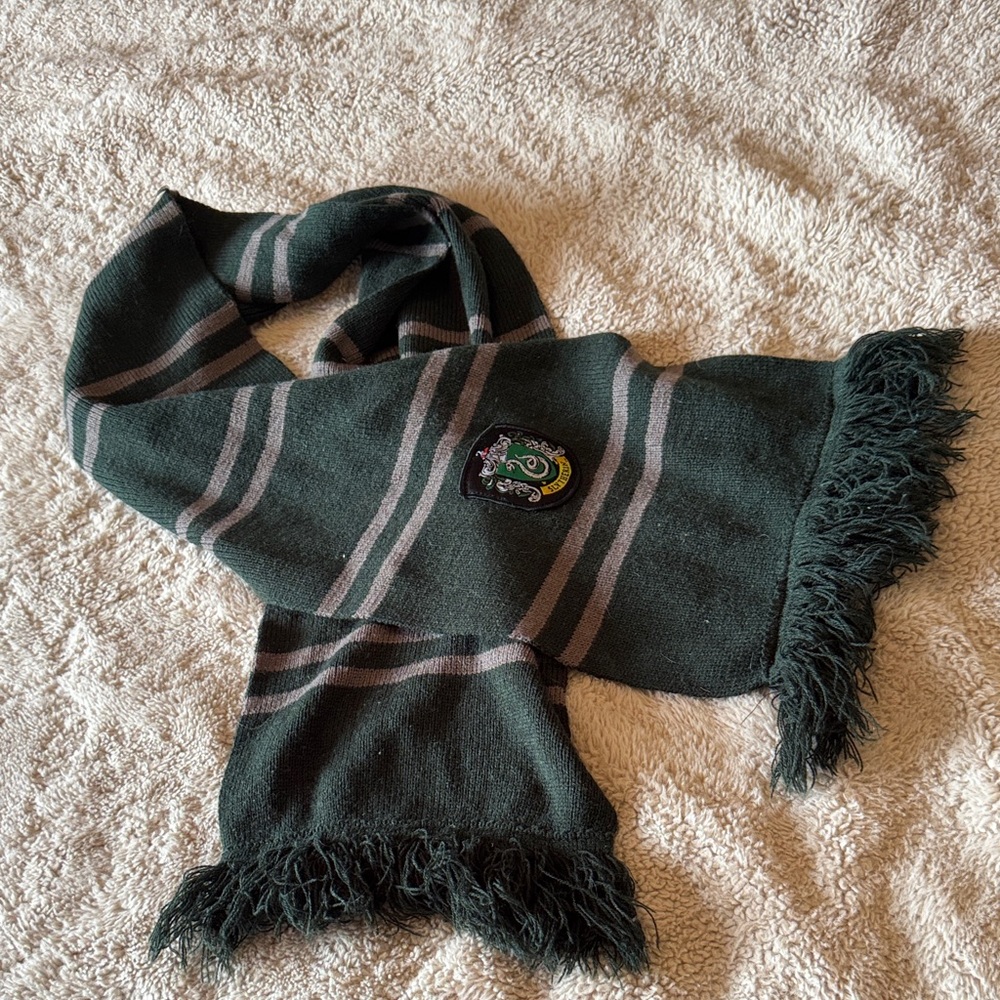Slytherin Harry Pitter Knit Scarf Green Grey Gray with Sewn on Snake Crest Patch